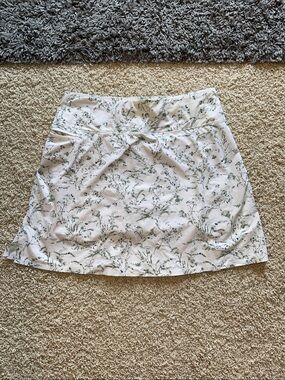 Greyson Water Thistle Phoenix 17” Skirt Skort Arctic Size Medium